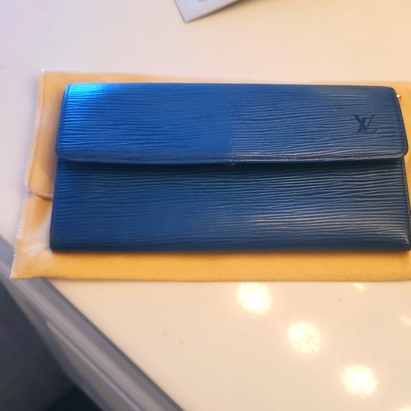 Louis vuitton  Hp like  new  loved condition gorgeous wallet m10913 a ten 😍 💖 - Picture 1 of 8